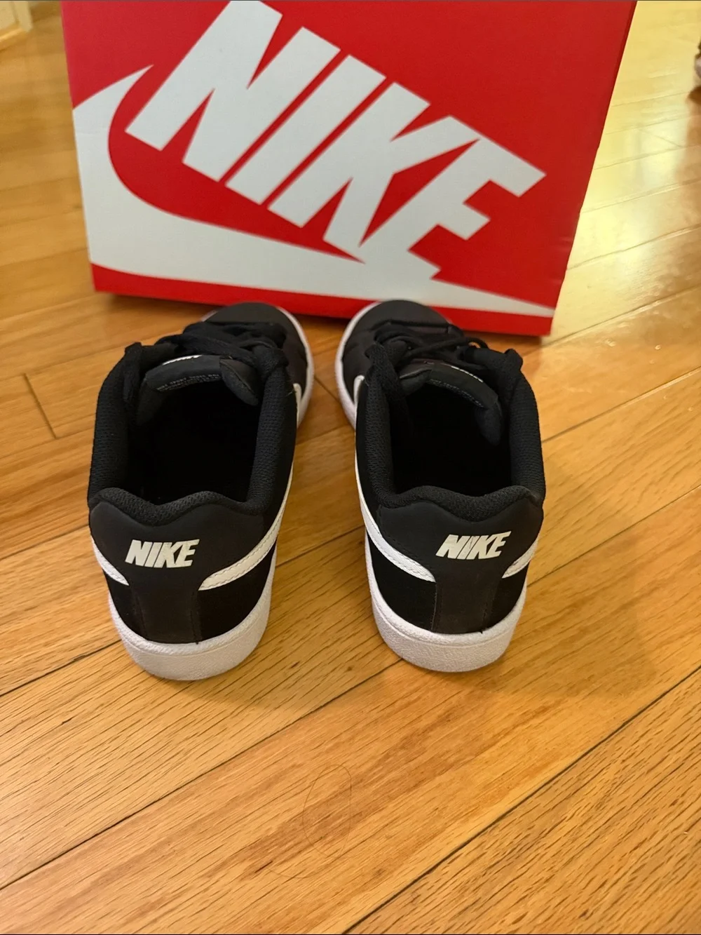 Nike Women’s Nike Court Royale in Black and white size 8.5
